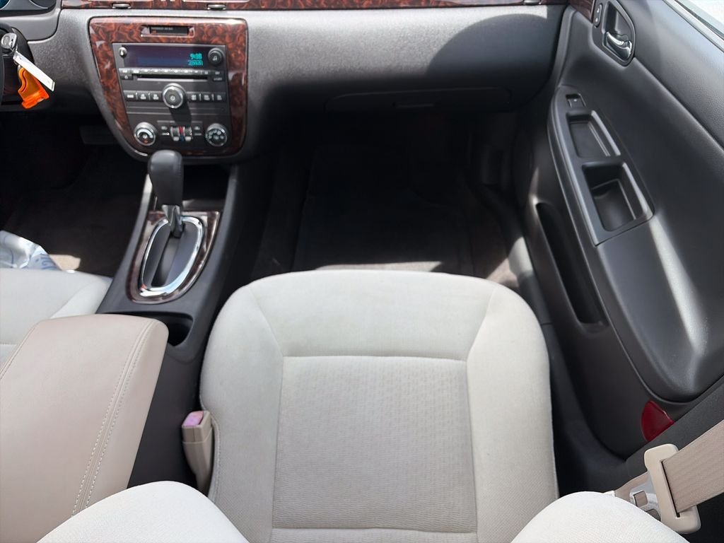 Used 2013 Gray Chevrolet LT image 17