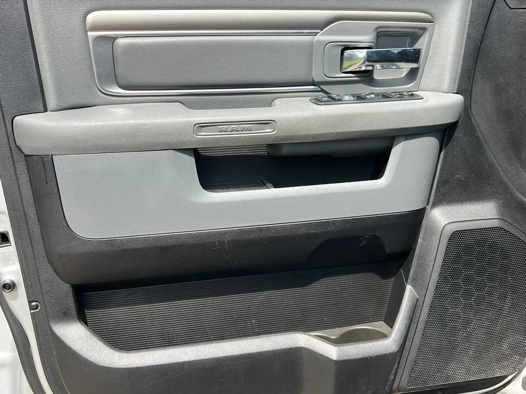 Used 2018 Silver Ram Big Horn image 15