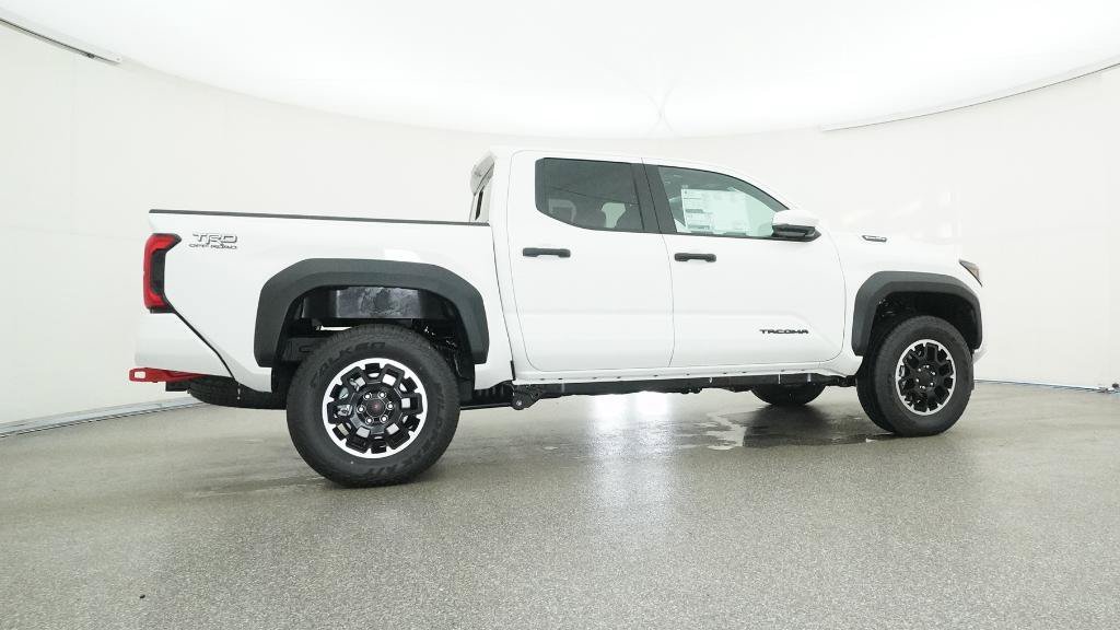Used 2025 White Toyota  image 23