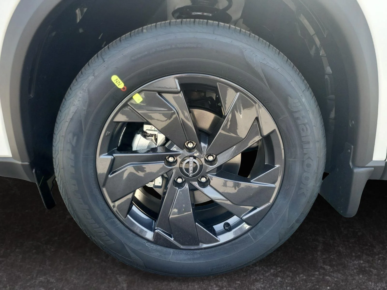 New 2026 Everest White Pearl Tricoat Nissan SV image 15
