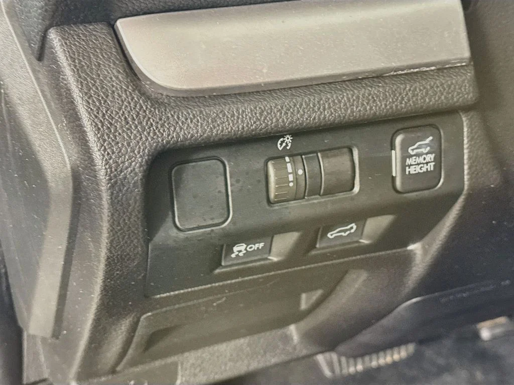 Used 2015 Silver Subaru 2.5i Touring image 10