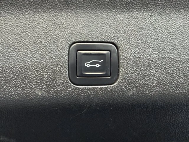 Used 2022 SATIN STEEL METALLIC Chevrolet RST image 38