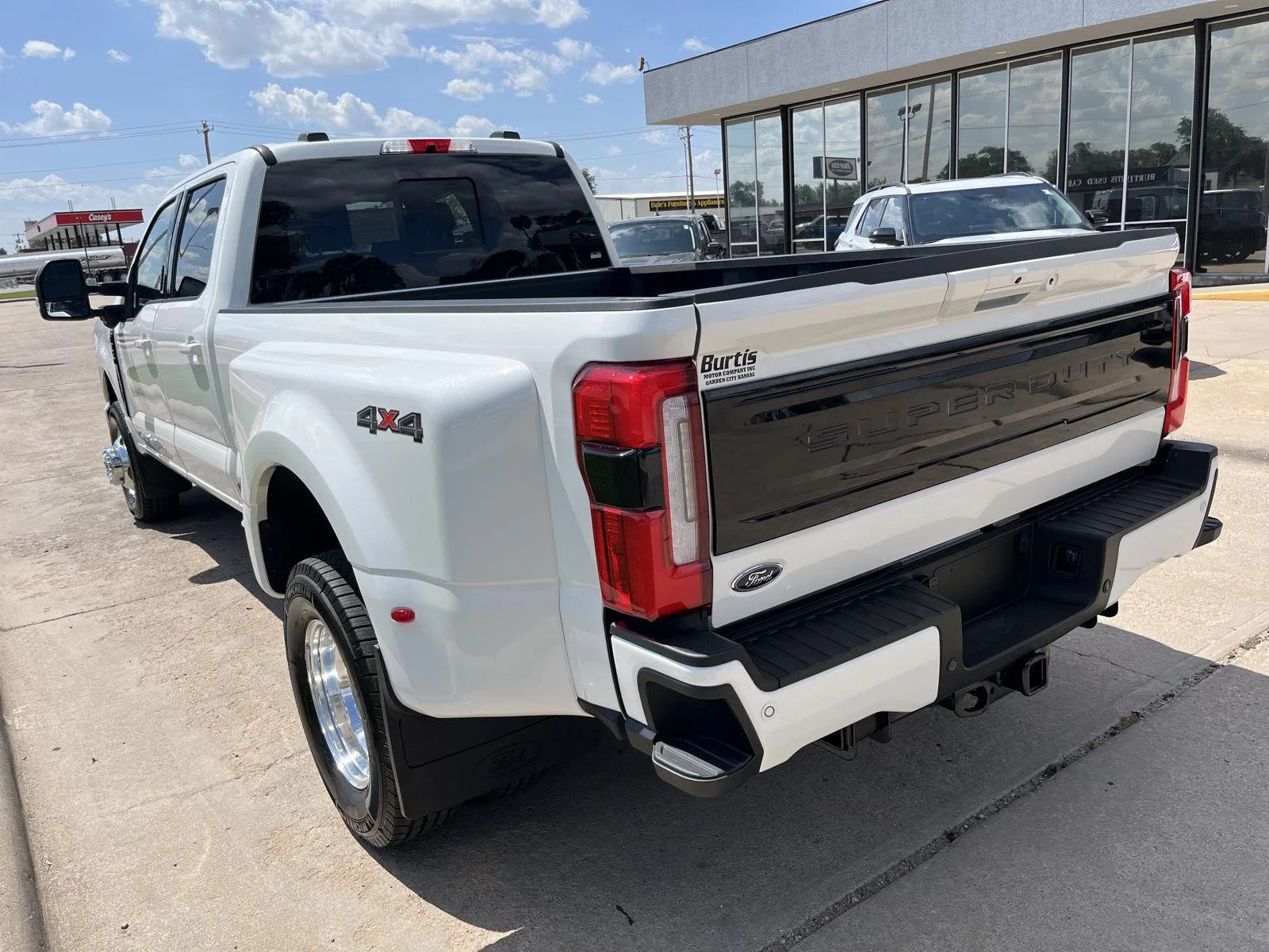 New 2026 Star White Metallic Tri-Coat Ford F-350® Platinum® image 8