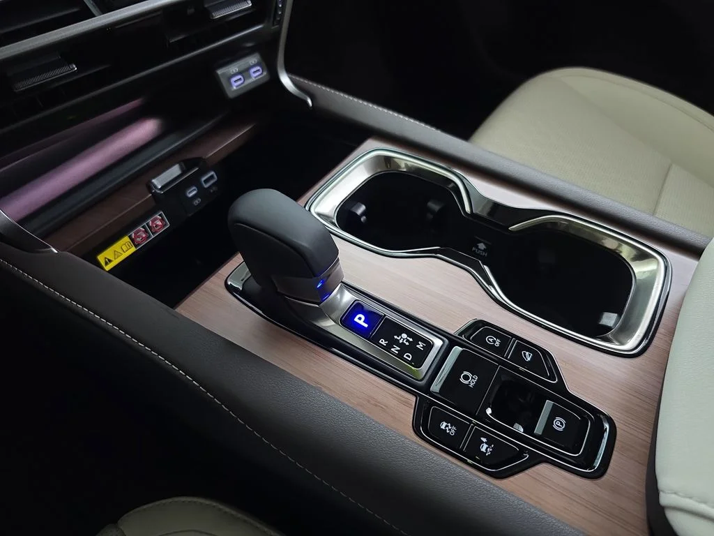 New 2026 Eminent White Pearl Lexus PREMIUM PLUS image 24