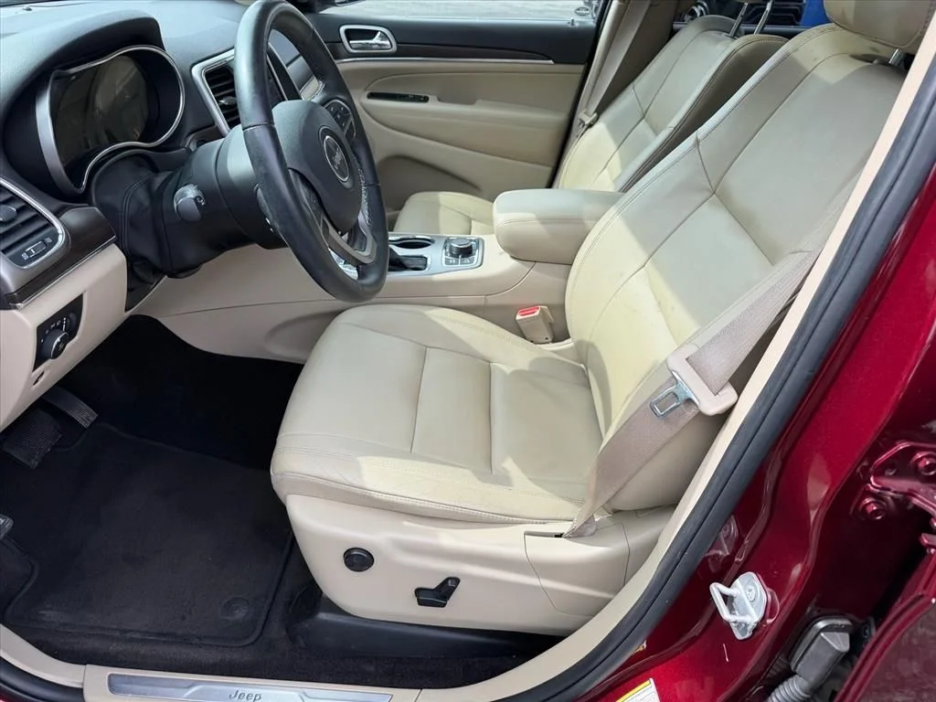Used 2018 Red Jeep Limited image 10