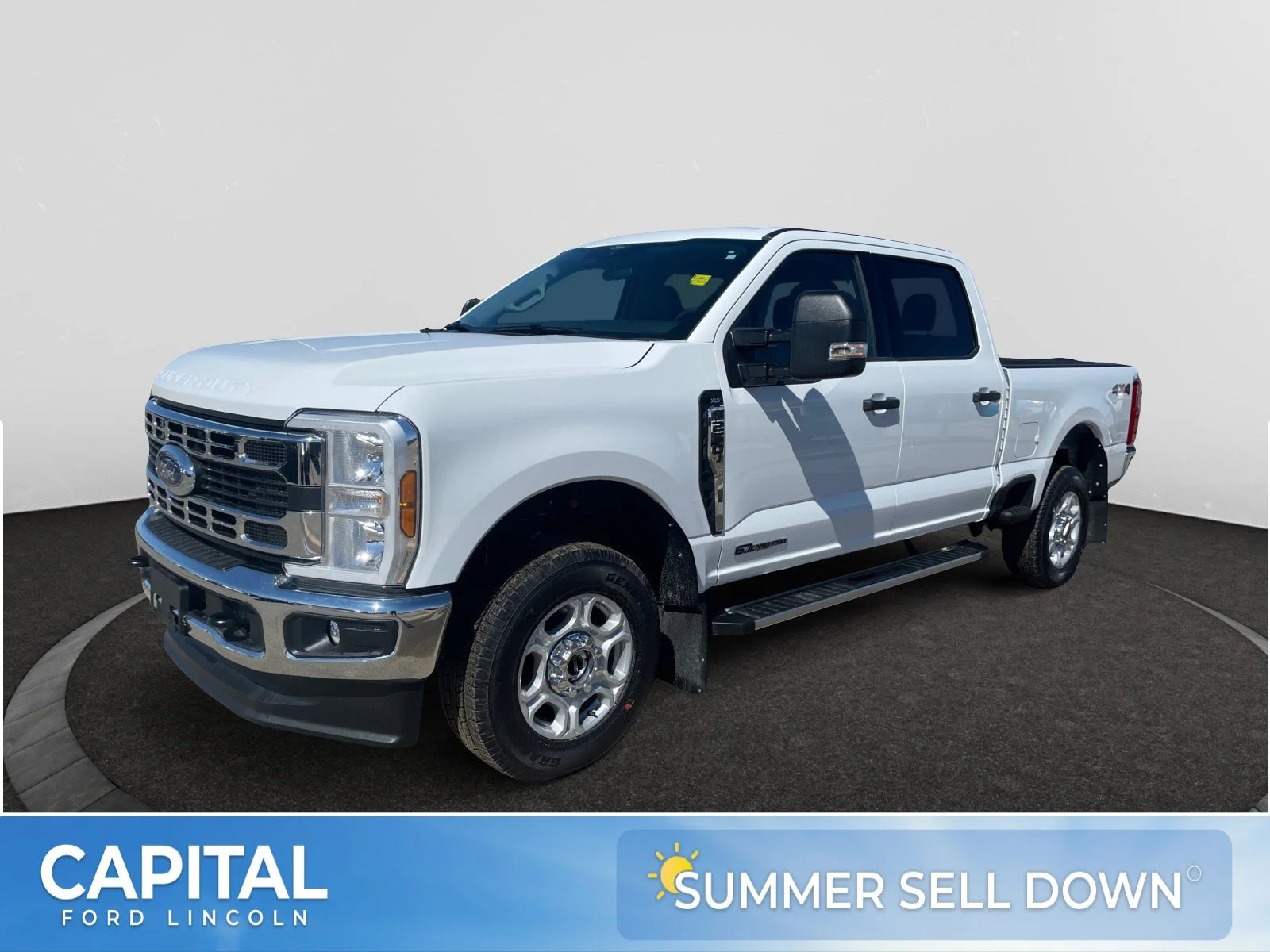New 2026 Oxford White Ford XLT image 1