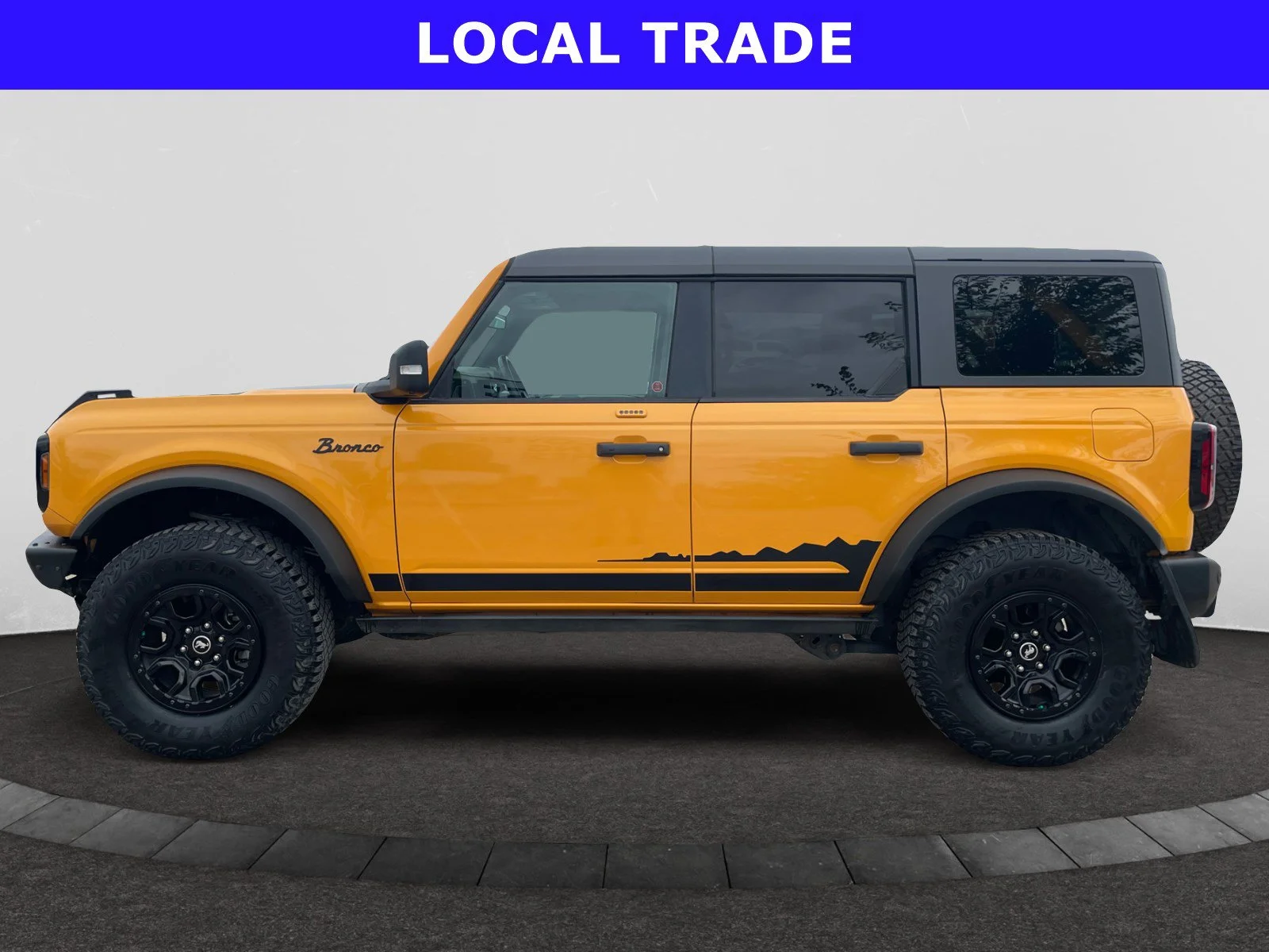 Used 2022 ORANGE Ford WILDTRAK image 2