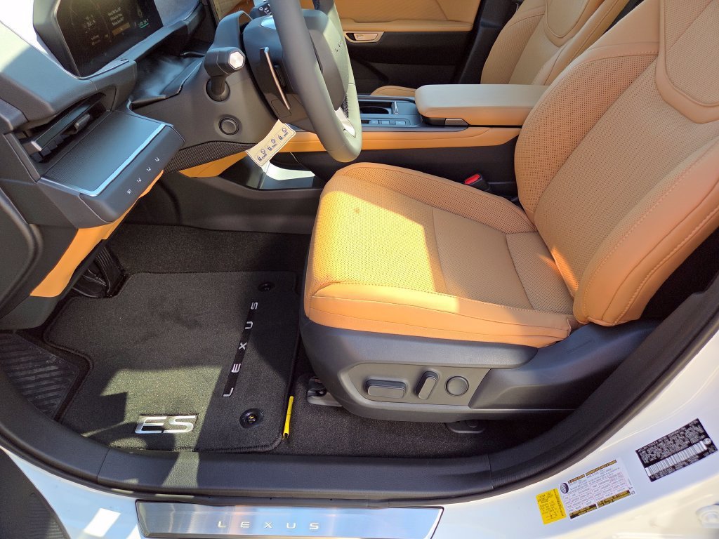 New 2026 Ultra White Lexus PREMIUM AWD image 6