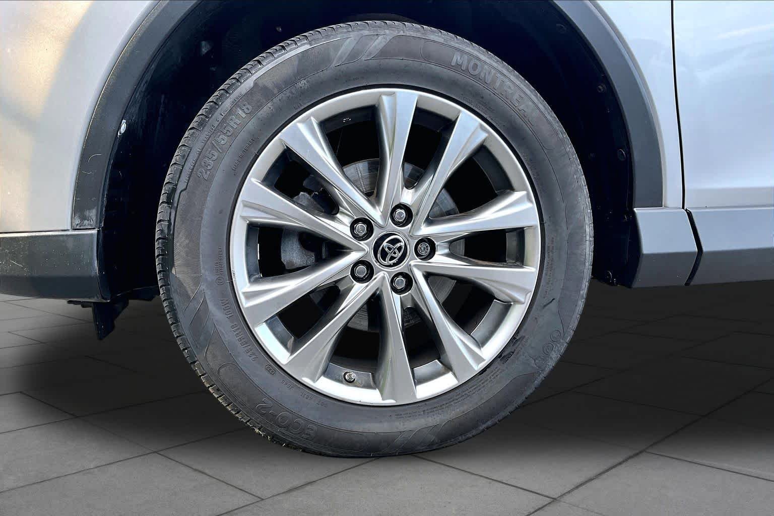 Used 2018 Silver Sky Metallic Toyota Limited image 11