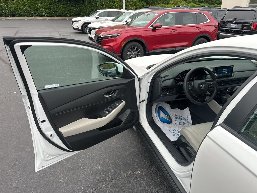 New 2026 Platinum White Pearl Honda LX image 20