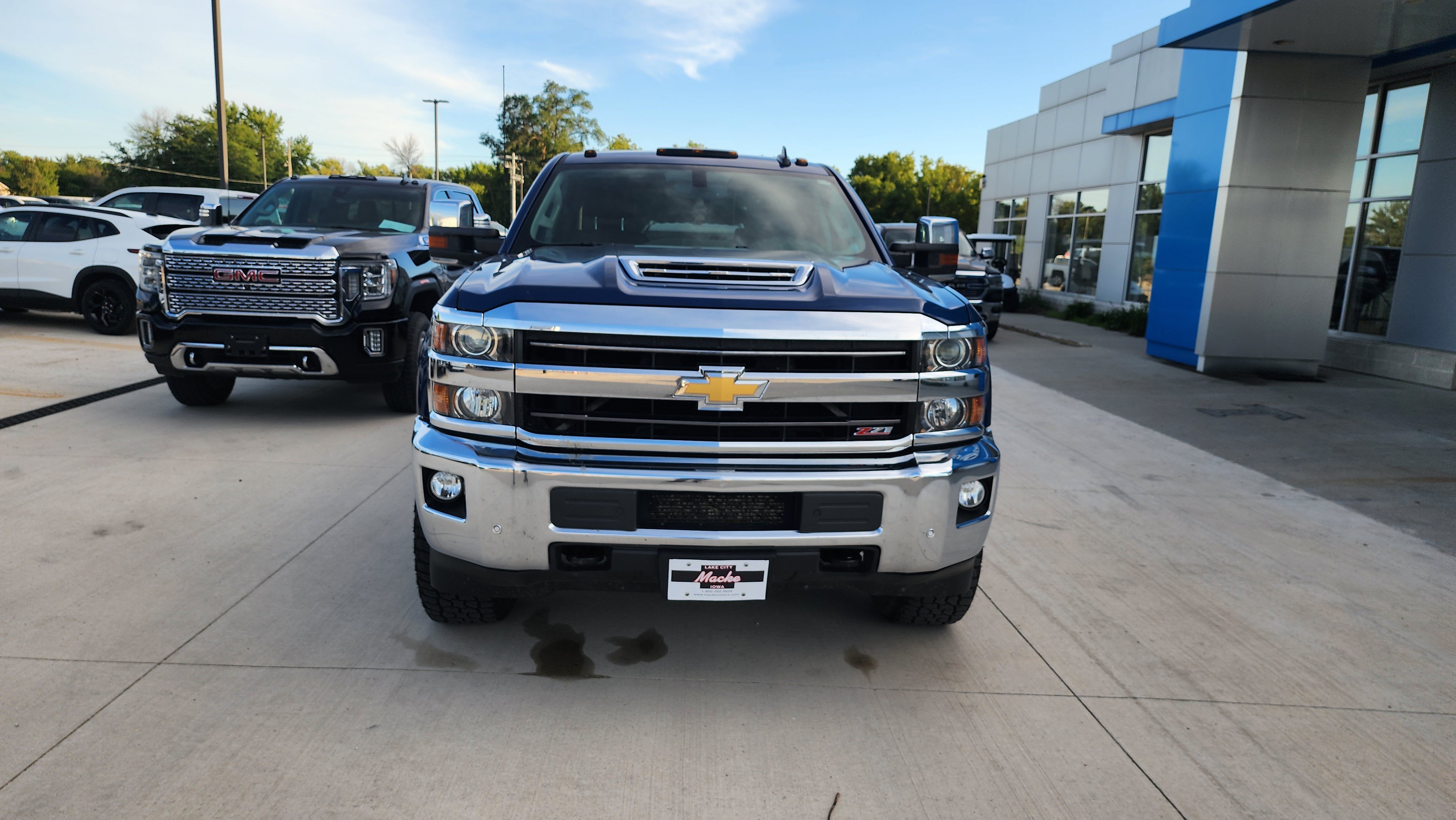 Certified Used 2019 DEEP OCEAN BLUE METALLIC Chevrolet LTZ image 2