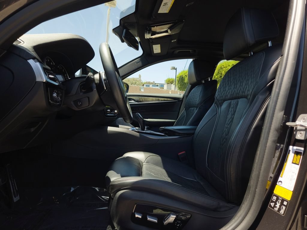 Used 2018 Dark Graphite Metallic BMW M550i xDrive image 7
