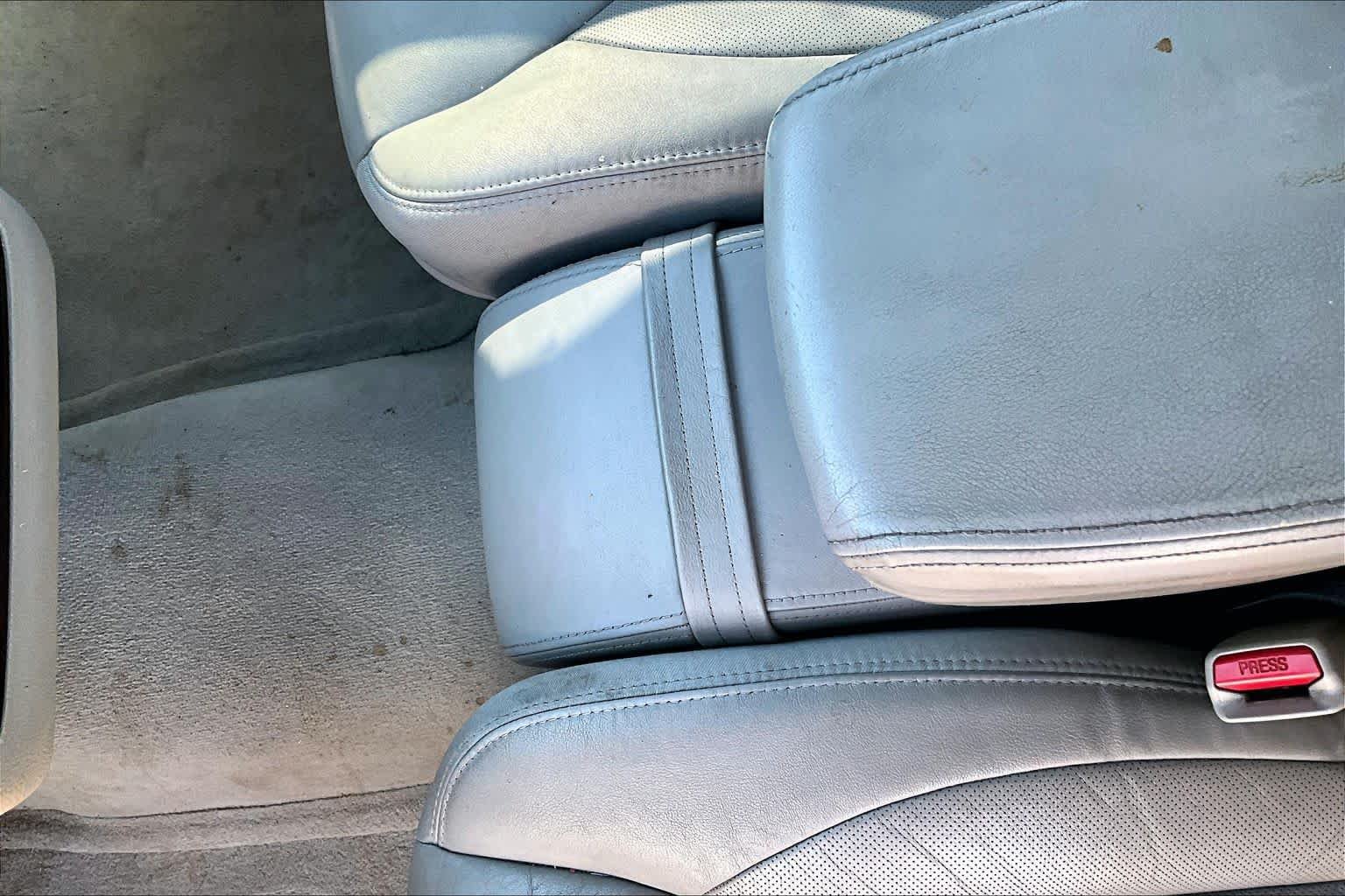Used 2011 Radiant Silver Metallic Cadillac Luxury Collection image 15