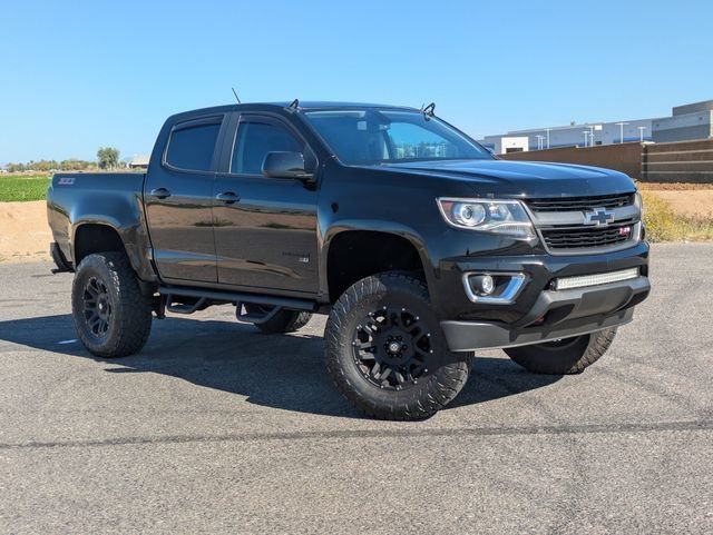 Used 2019 Black Chevrolet Z71 image 31