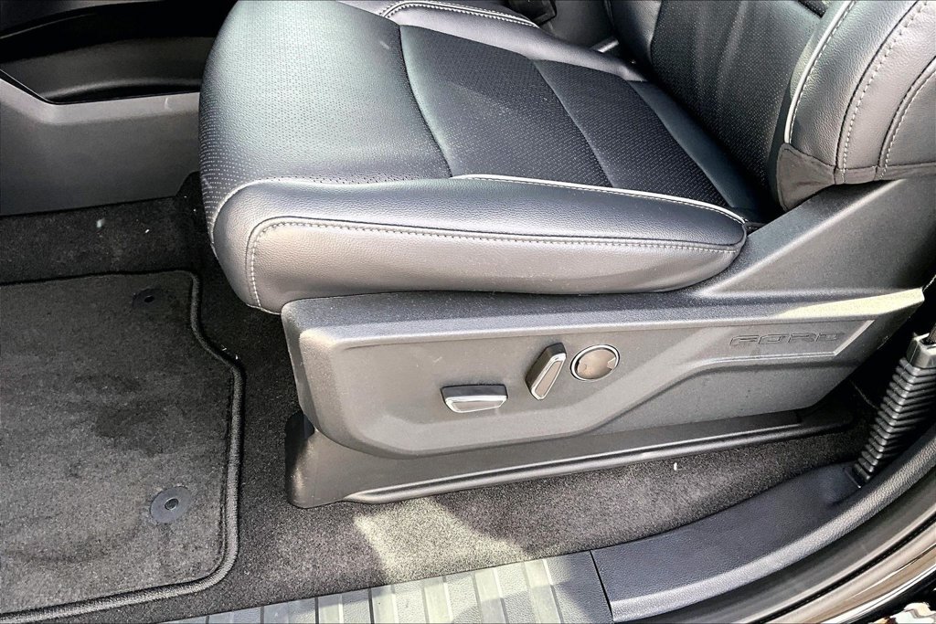 New 2026 Agate Black Metallic Ford Lariat® image 39