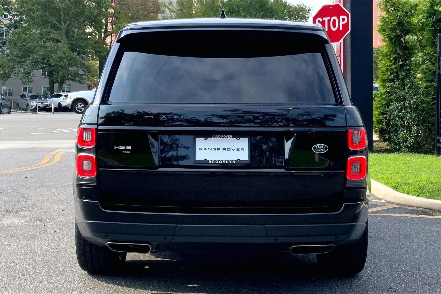 Used 2021 Santorini Black Metallic Land Rover Westminster image 4