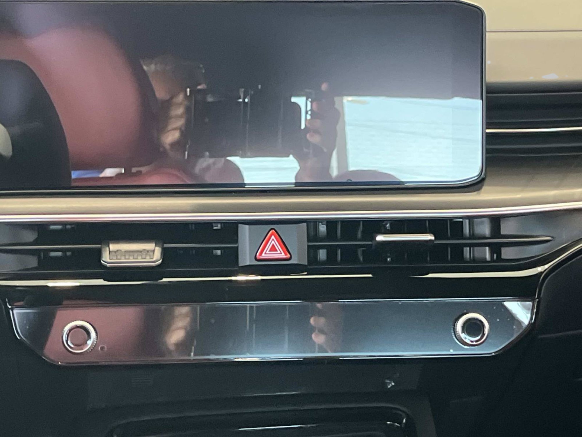 New 2026 Wolf Gray Kia GT-Line FWD image 32