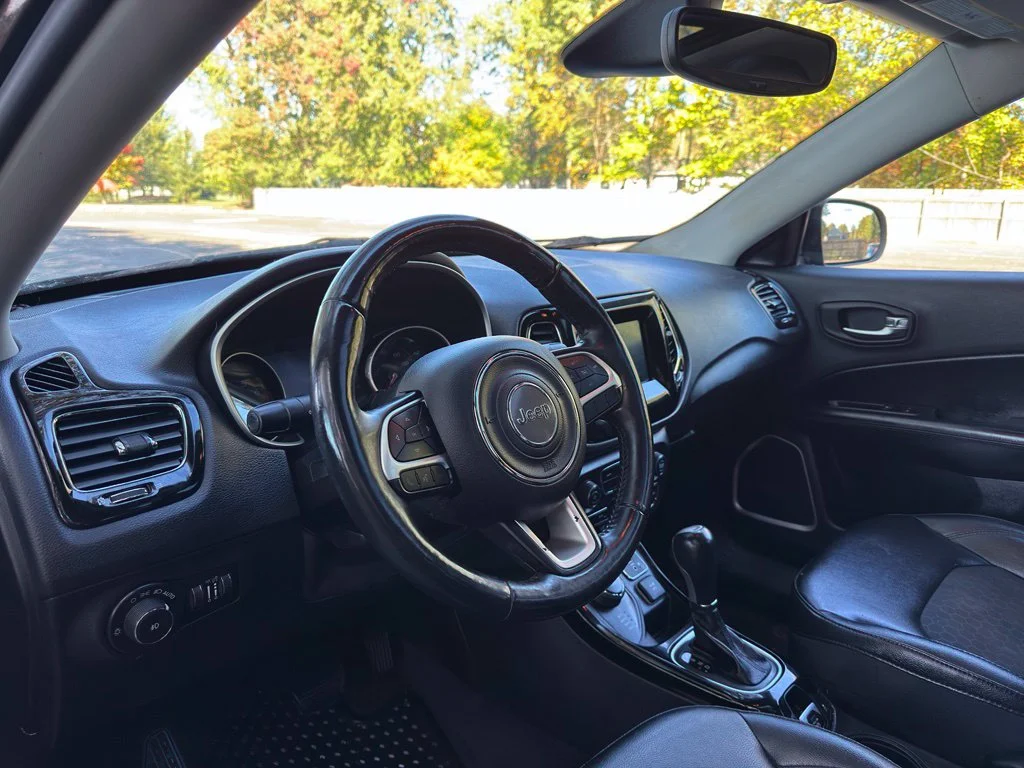 Used 2019 Black Jeep Latitude image 19