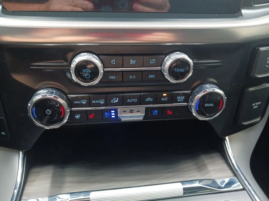 Used 2024 White Ford Lariat image 22