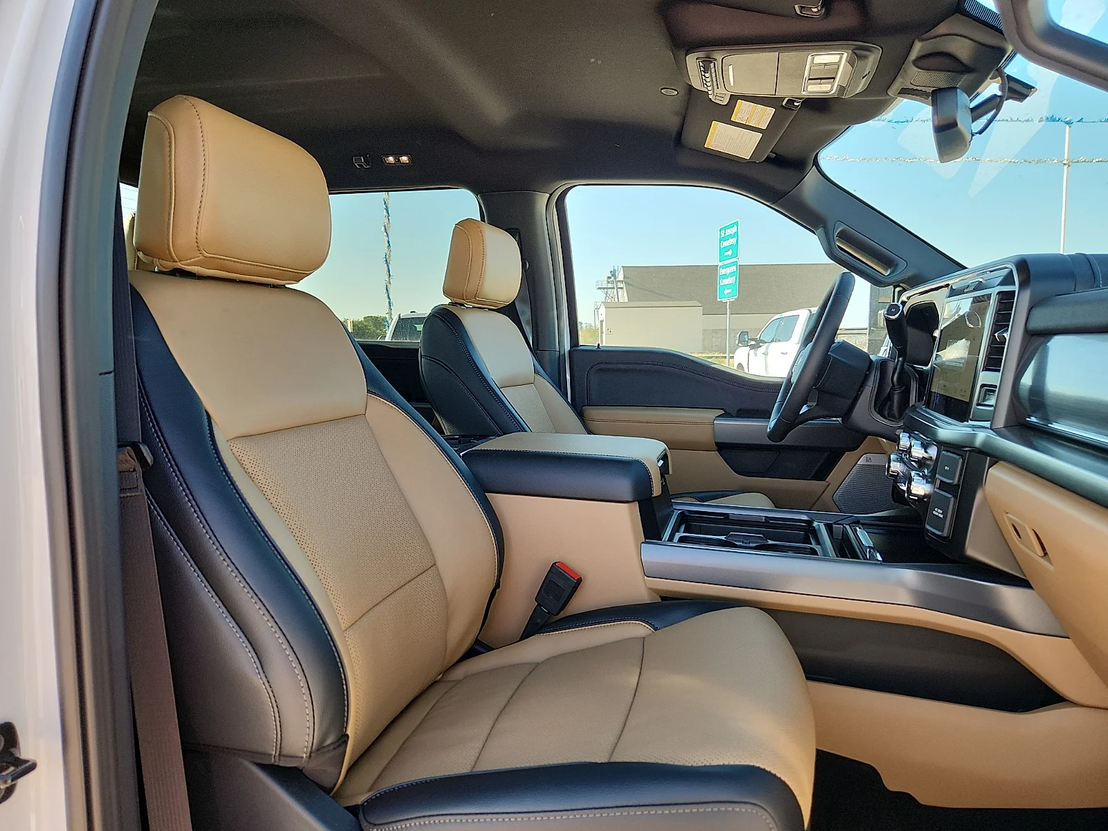New 2026 Oxford White Ford Lariat image 20
