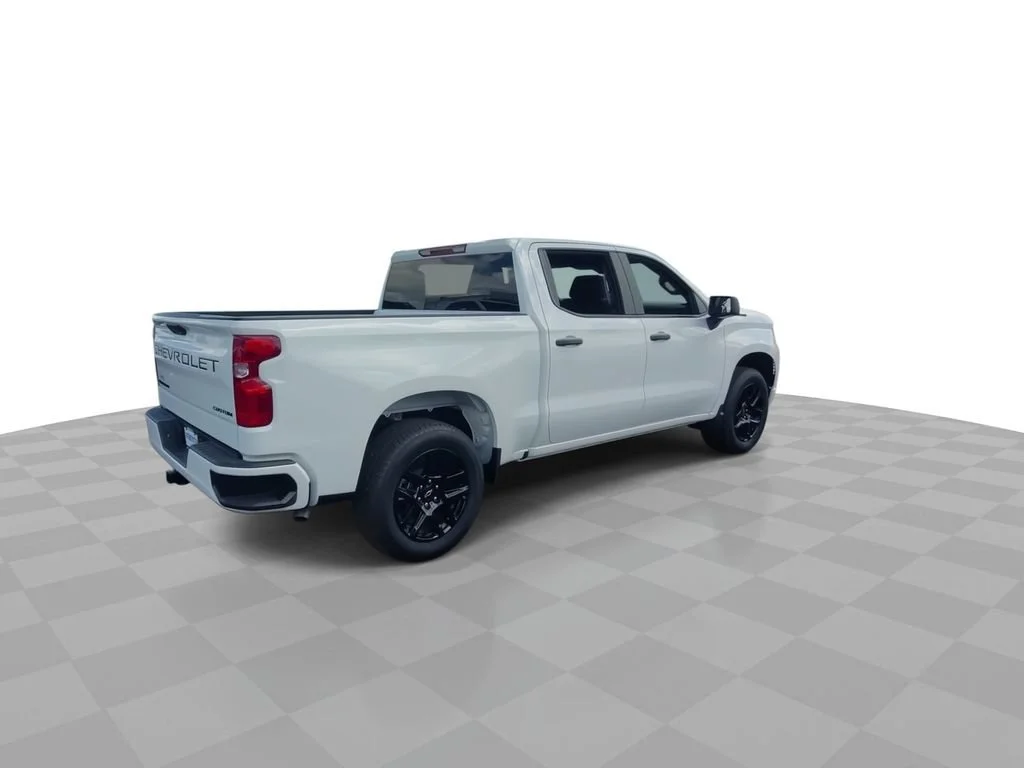 New 2026 Summit White Chevrolet Custom image 8