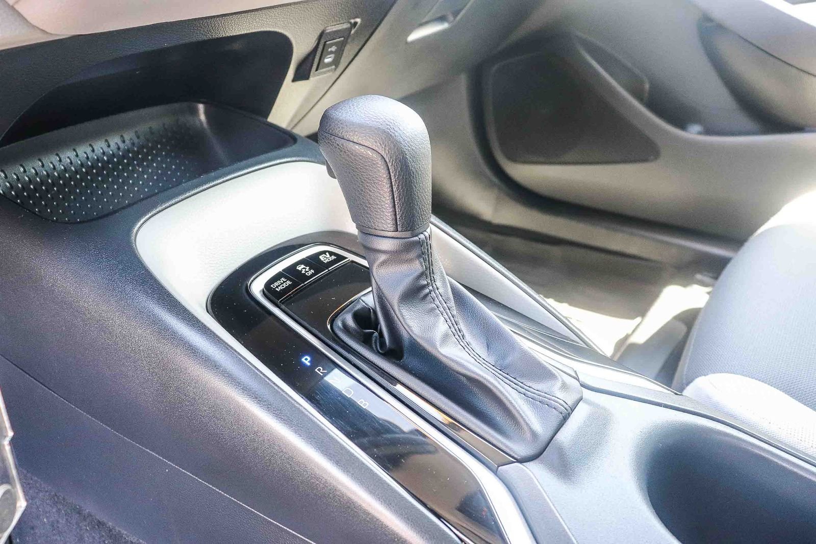 Used 2025 Underground Toyota LE image 24