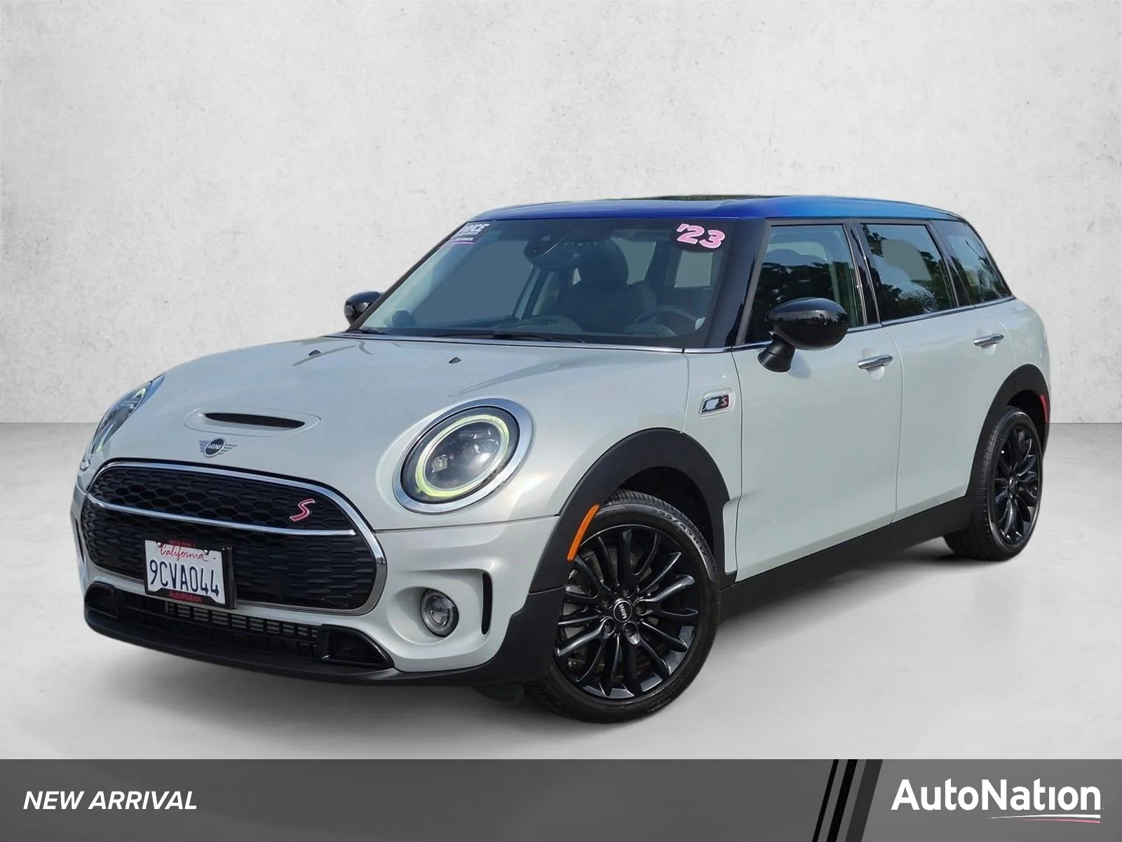 2023 MINI Clubman Cooper S's photo