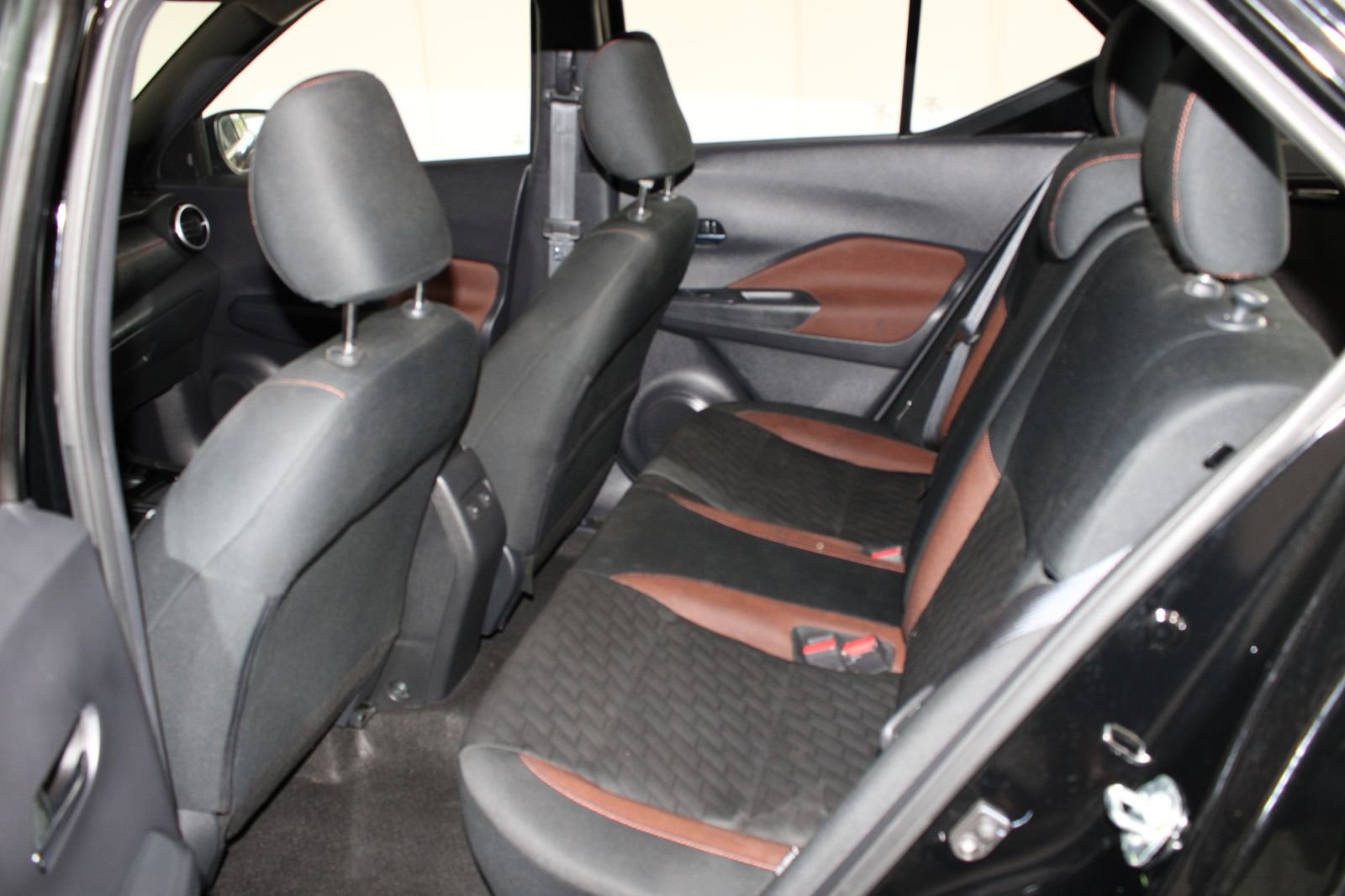 Used 2024 Black Nissan SR image 7