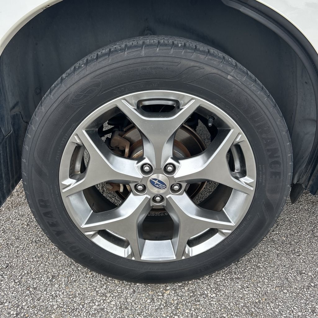 Used 2017 Crystal White Pearl Subaru 2.5i Touring image 5