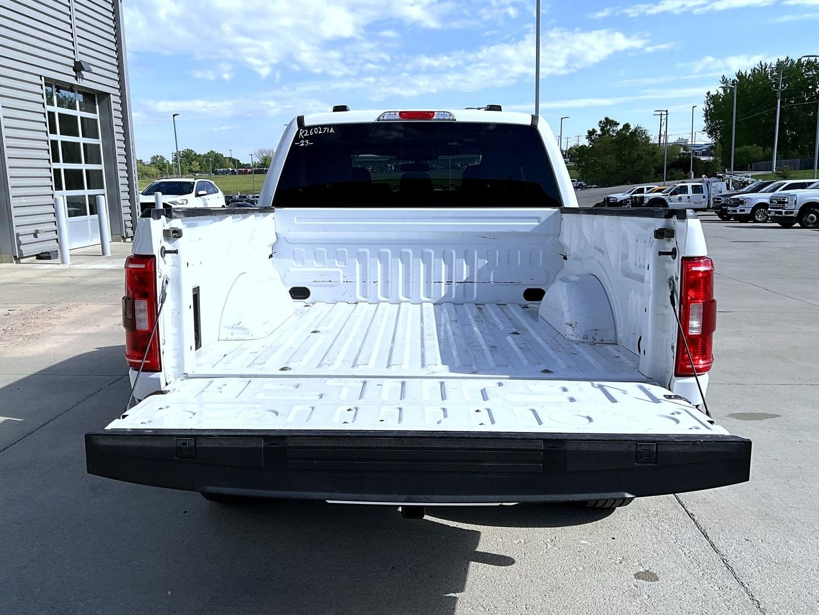 Used 2023 Oxford White Ford XLT image 22