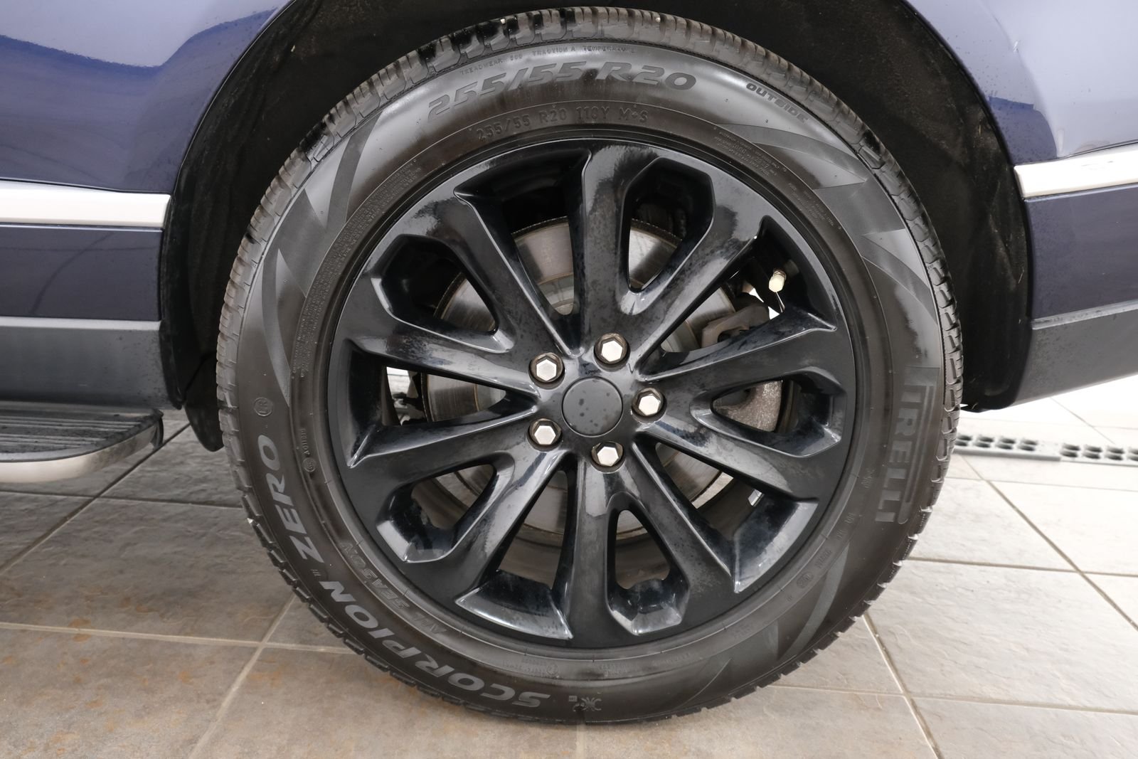 Used 2016 Loire Blue Land Rover 3.0L V6 Supercharged HSE image 34