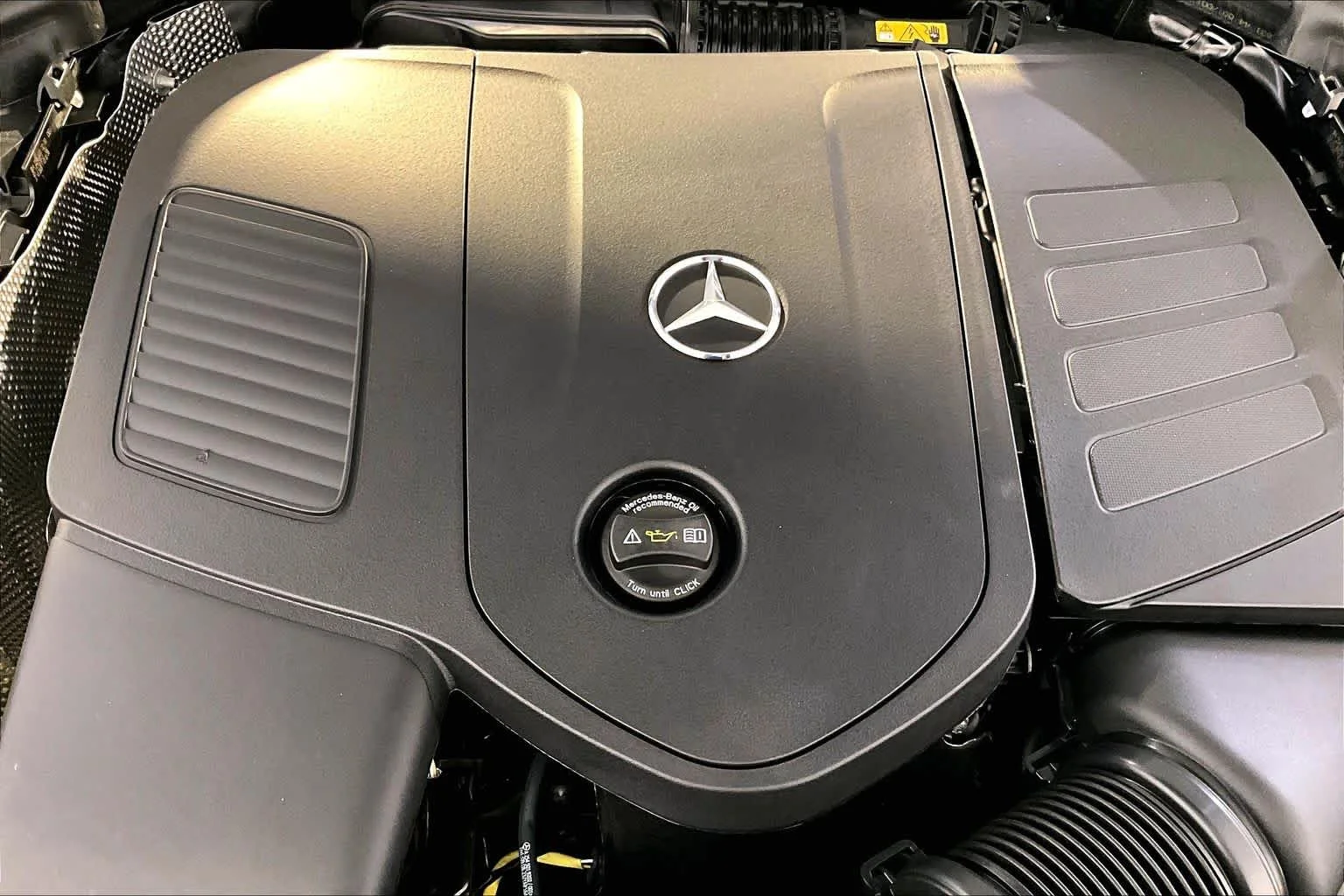 New 2026 Polar White Mercedes-Benz GLC 300 image 15