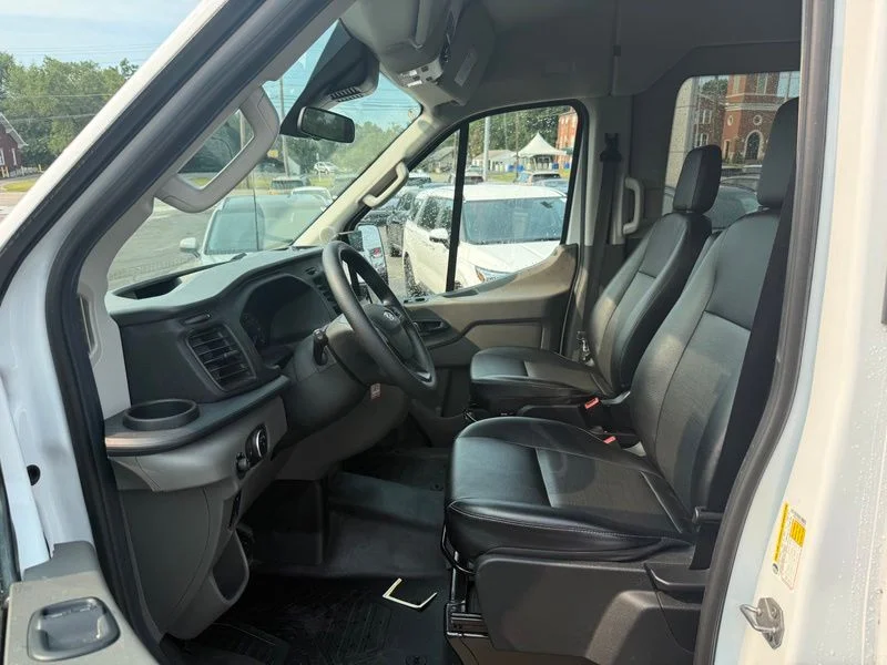 Used 2024 White Ford XL image 9