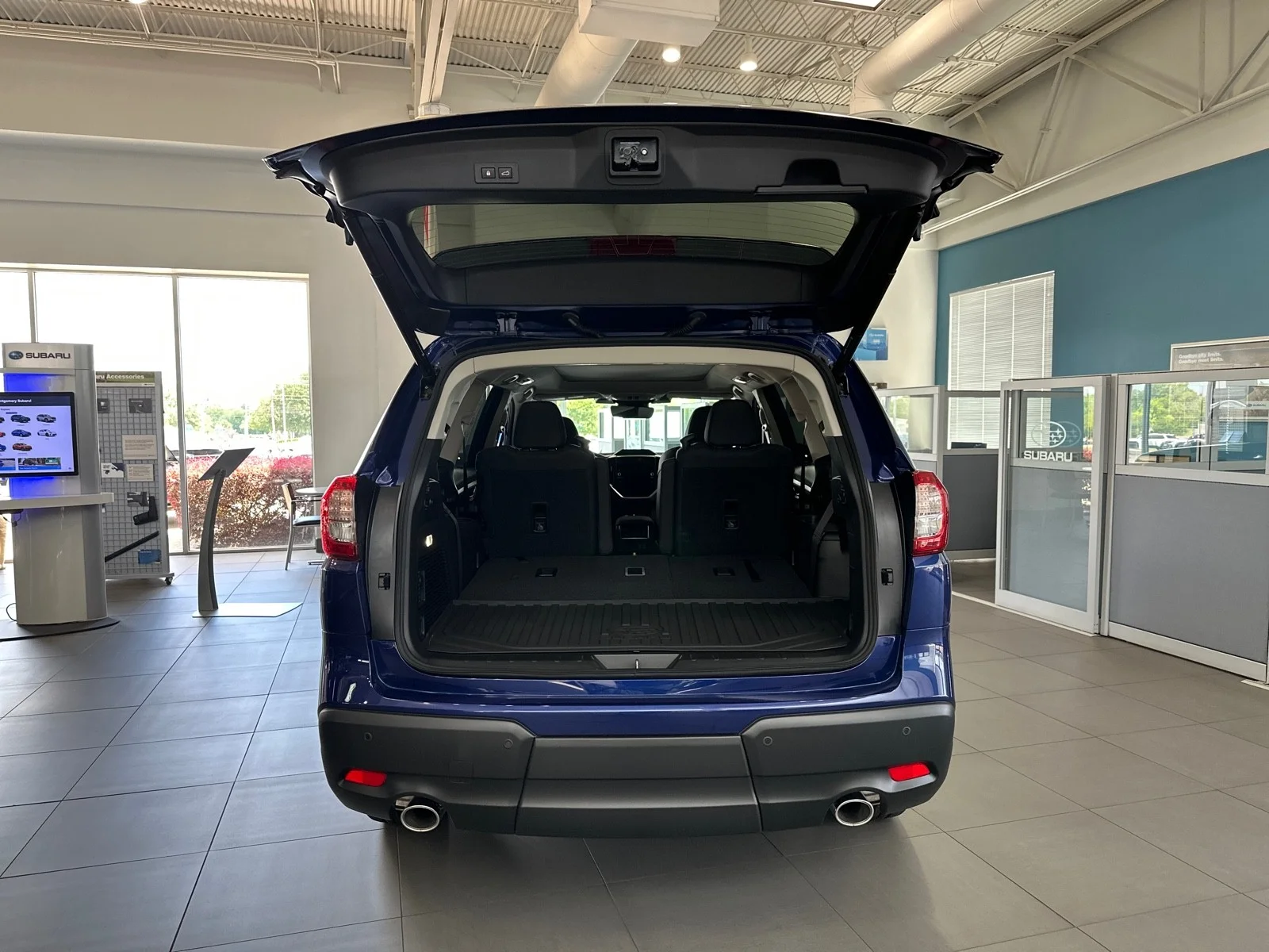 New 2026 SAPPHIRE BLUE PEARL Subaru Limited 7-Passenger image 8