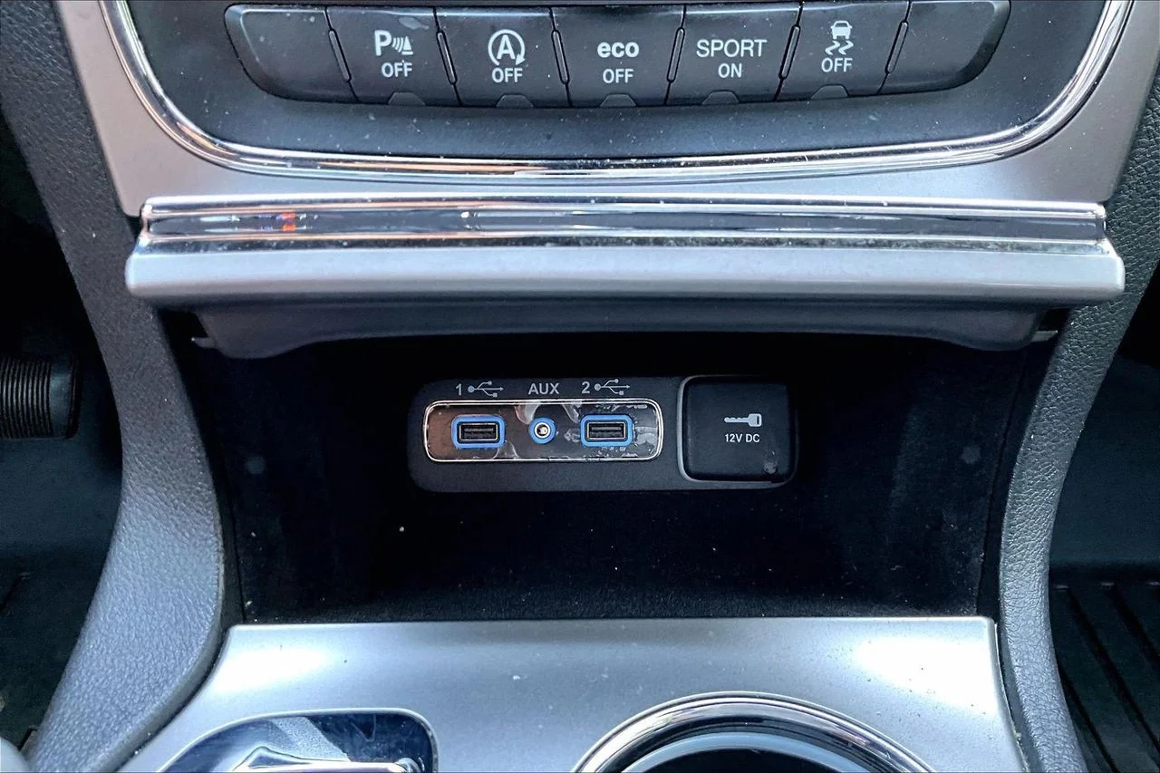 Certified Used 2018 Black Jeep Altitude image 18