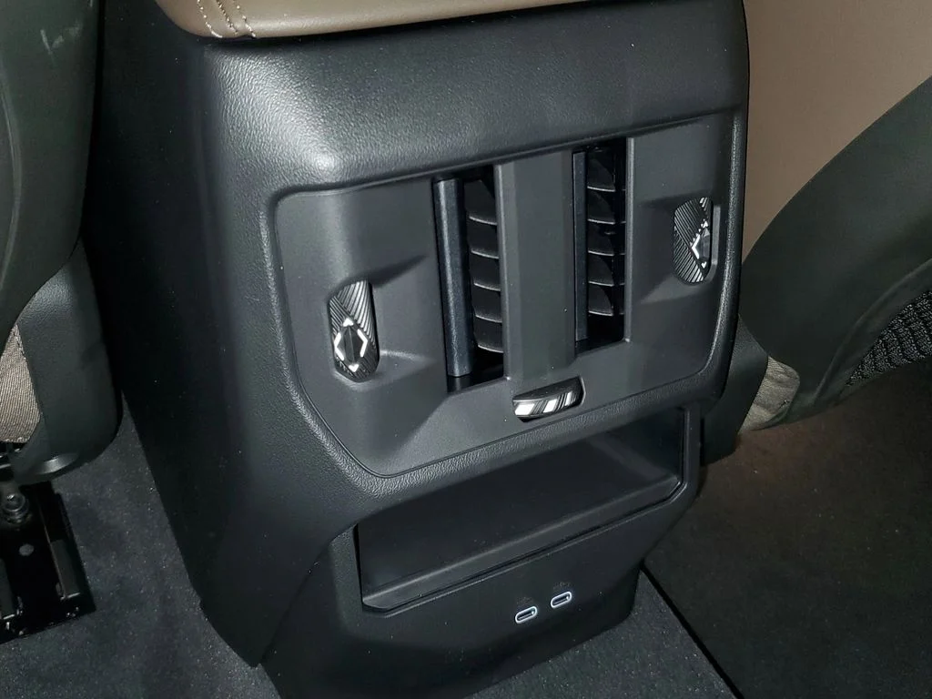 2026 BMW X3 30 - Photo 12