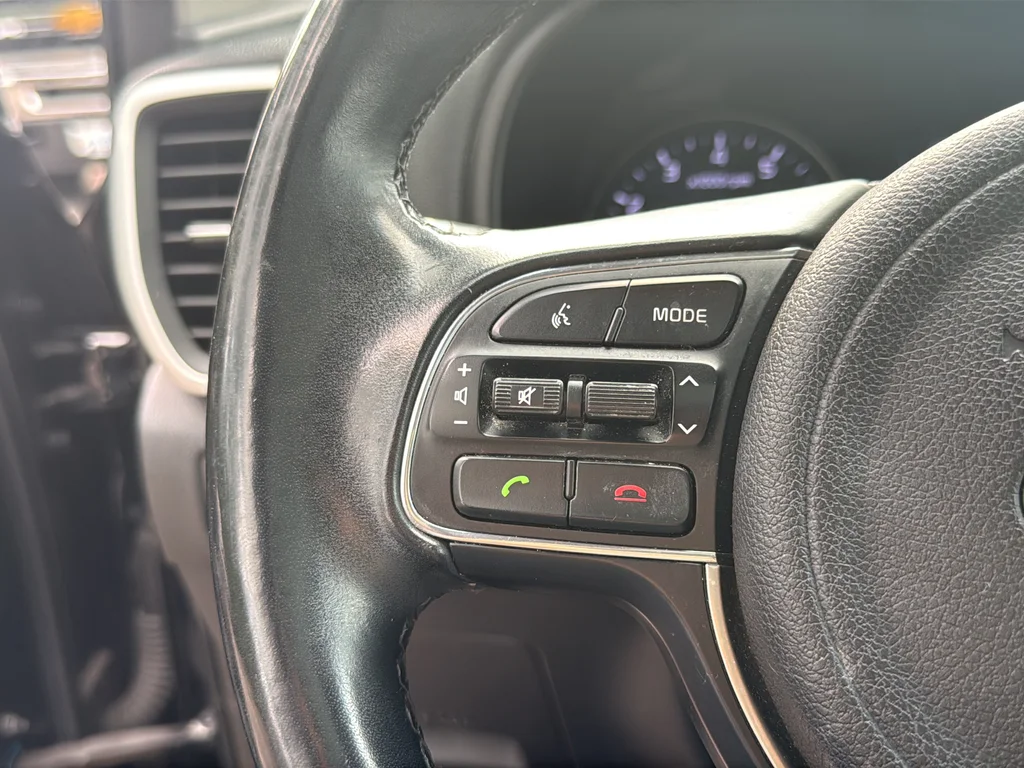 Used 2017 Red Kia EX image 16