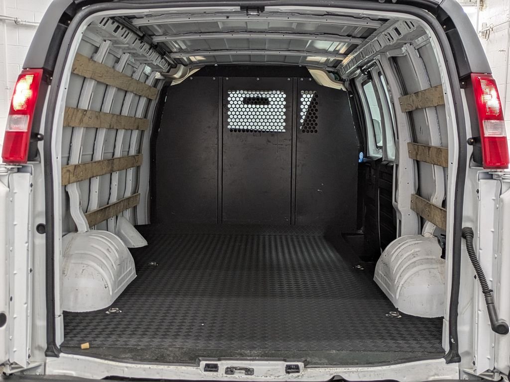 Used 2025 White Chevrolet Work Van image 10