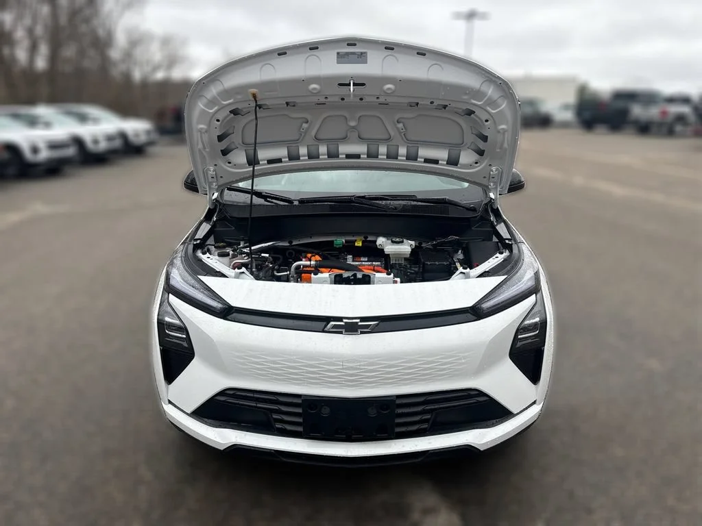 New 2027 Summit White Chevrolet LT image 37