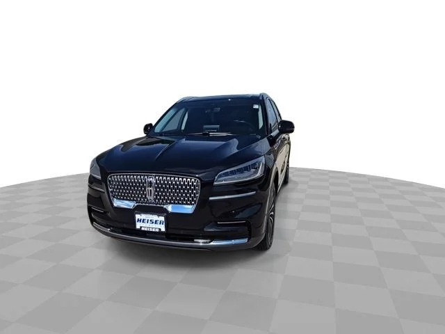 Used 2023 Black Lincoln Reserve image 3