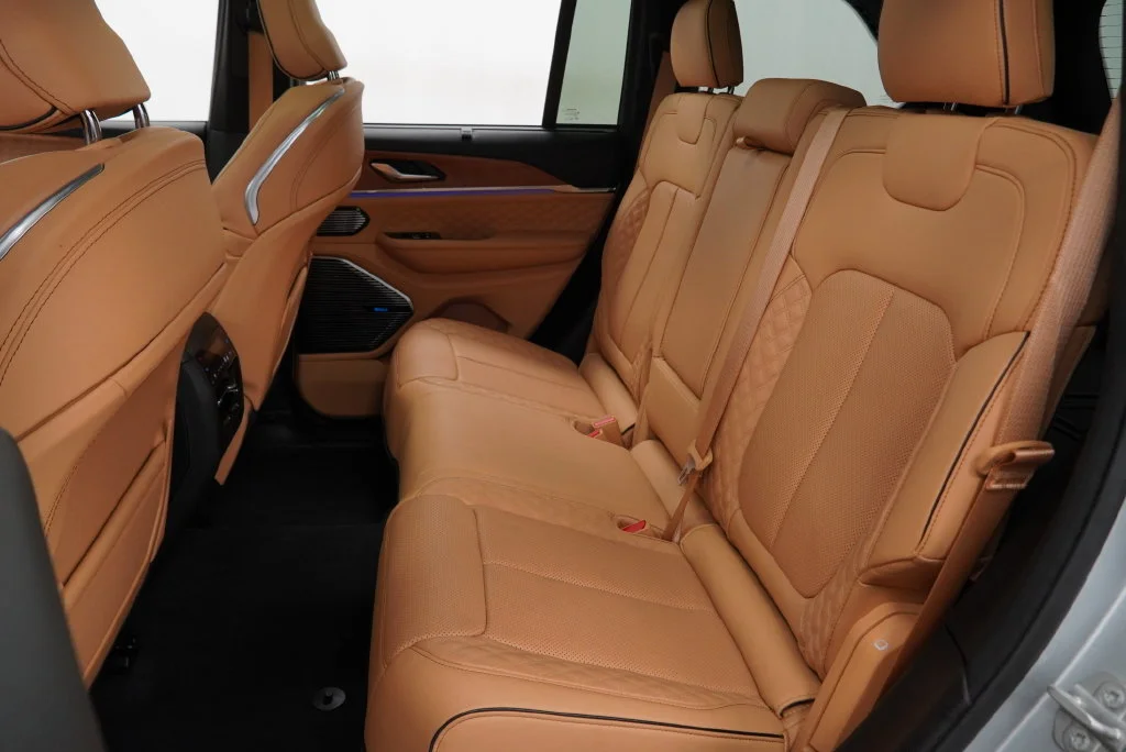 Used 2025 Silver Jeep Summit Reserve image 22