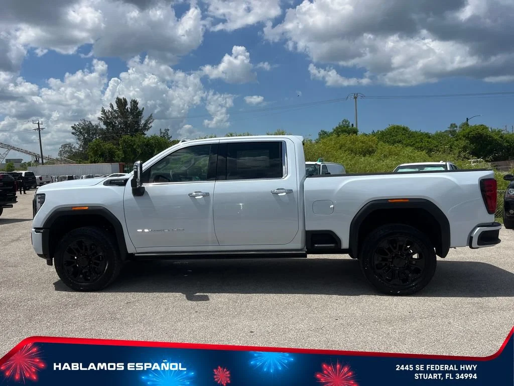 New 2026 Glacier White Tricoat GMC Denali Ultimate image 4