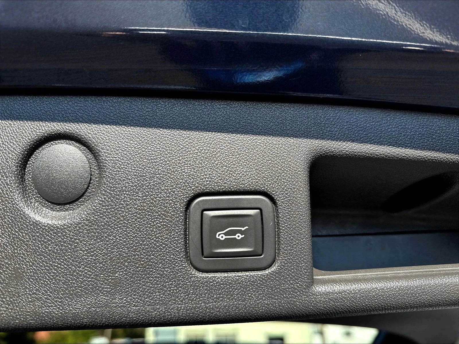 Used 2019 Blue Metallic Chevrolet LT image 38