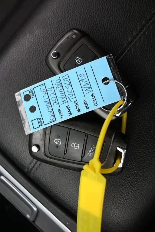 Used 2024 White Pearl Hyundai SE image 26