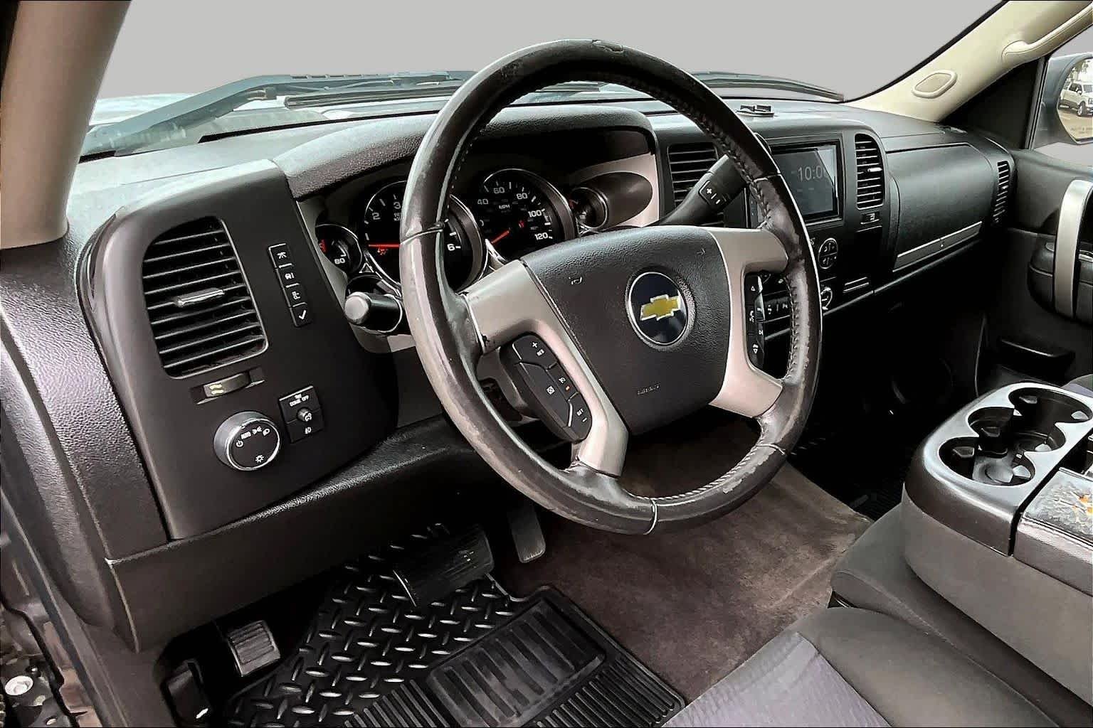 Used 2011 Taupe Gray Metallic Chevrolet LT image 13