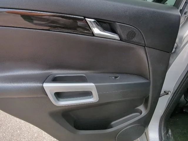 Used 2014 Silver Ice Metallic Chevrolet LTZ image 24