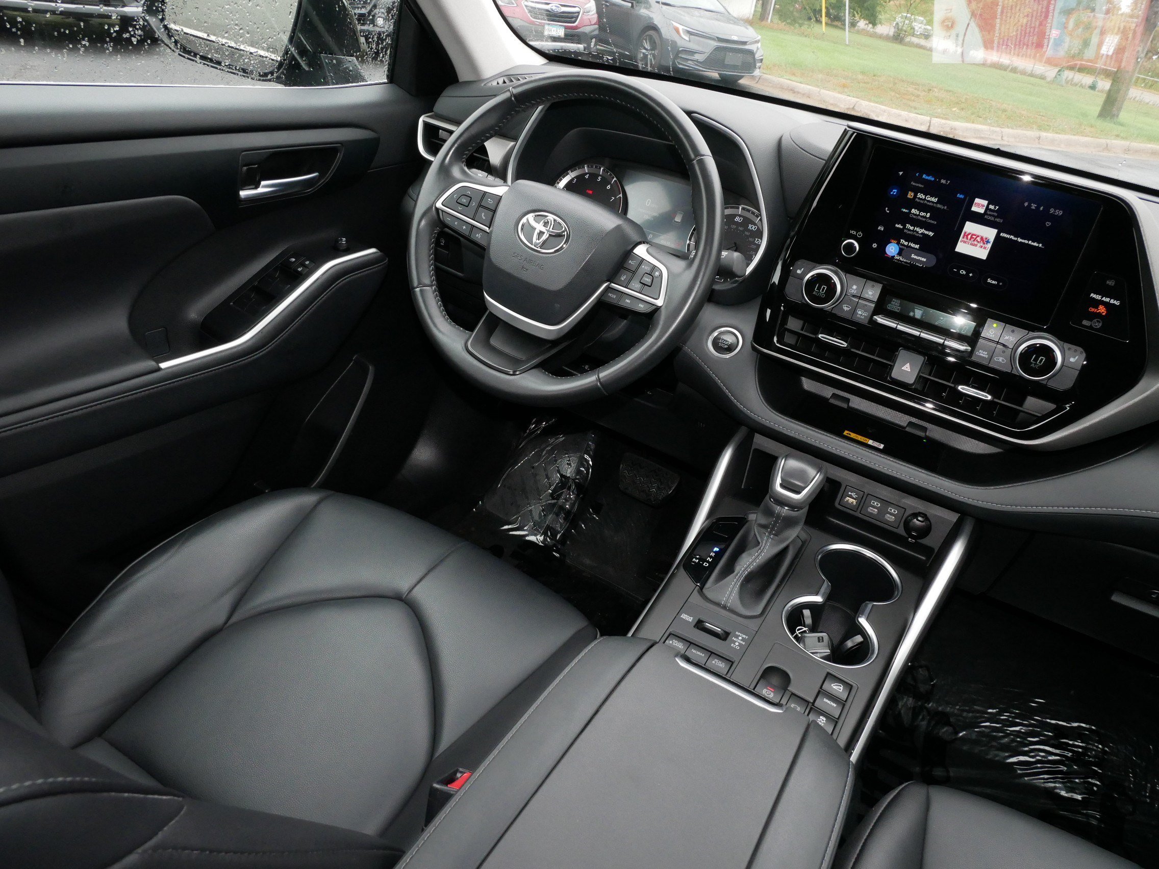 2024 Toyota Highlander XLE - Photo 9
