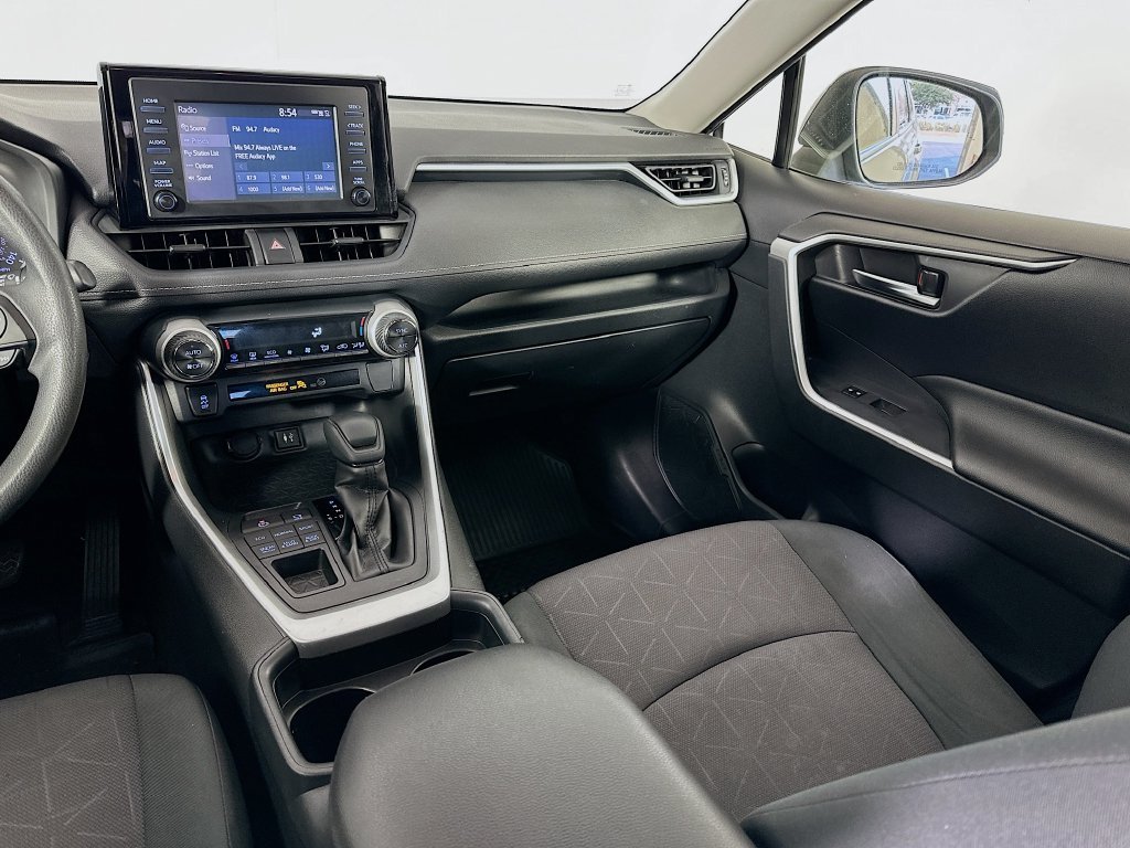Used 2019  Toyota XLE image 23