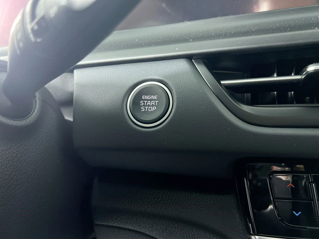 New 2026 Snow White Pearl Kia SX image 21