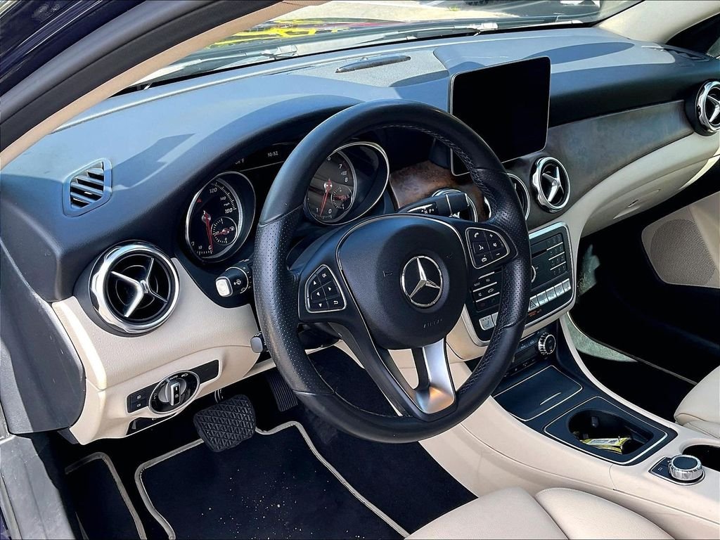Used 2018 Gray Mercedes-Benz GLA 250 image 8